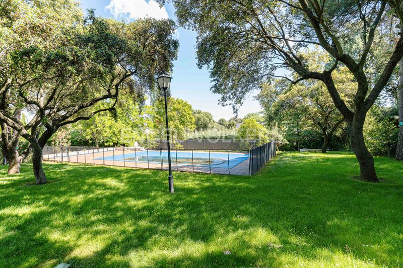 Foto 0339f0c2-79f1-4820-8c8b-7a89921abe75. Casa preciosa casa levitt en Montealina a la venta en Pozuelo de Alarcón