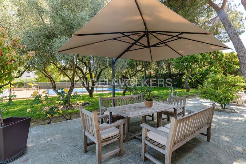 Foto 223b9851-3d17-4278-8166-dc7f78cfe125. Casa preciosa casa levitt en Montealina a la venta en Pozuelo de Alarcón