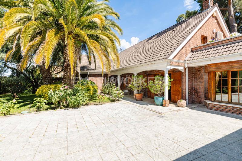 Foto 96f49a7f-939b-4441-8656-8ce4624d0ae3. Casa preciosa casa levitt en Montealina a la venta en Pozuelo de Alarcón