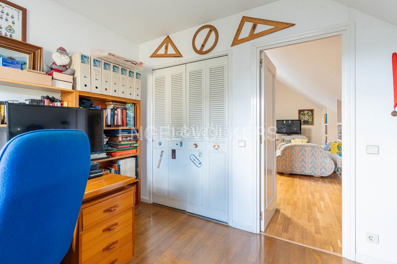 Foto a430e3f3-8025-4df8-b0ee-e2a0f8e6df1d. Casa preciosa casa levitt en Montealina a la venta en Pozuelo de Alarcón