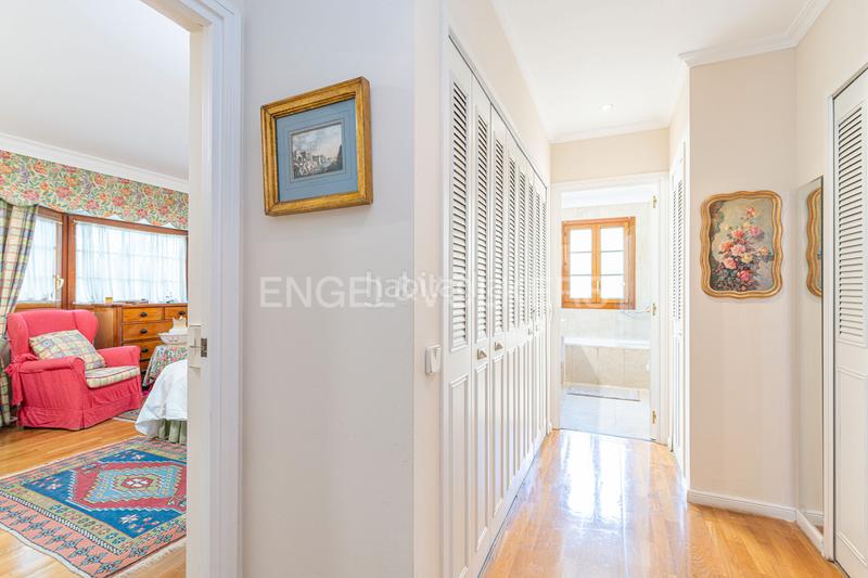 Foto aaa1f28e-8c35-4fc9-ae73-789618934d76. Casa preciosa casa levitt en Montealina a la venta en Pozuelo de Alarcón