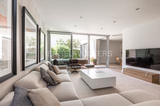Reihenhaus in Urbanización La Moraleja. Moderno  chalet adosado en la moraleja