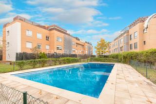 Lloguer Apartament  Calle de rafael botí. Maravilloso bajo en pozuelo de alarcón