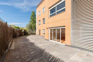 Location Appartement  Calle de rafael botí. Maravilloso bajo en pozuelo de alarcón