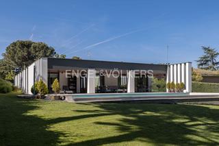 Casa  Playa de comillas. Extraordinaria villa independiente con piscina infinity en bonan