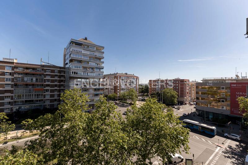 Foto 01e11e4d-8f4e-40f3-be31-542cae19b27f. Apartamento agradable y luminoso piso junto al parque de berlín en Madrid