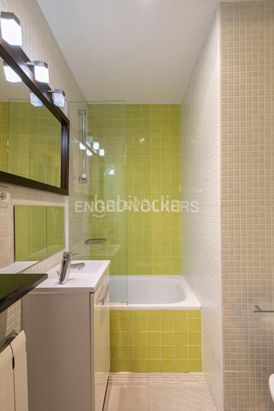 Foto 0573310e-6d26-441f-a33e-2f20408076a7. Apartamento agradable y luminoso piso junto al parque de berlín en Madrid