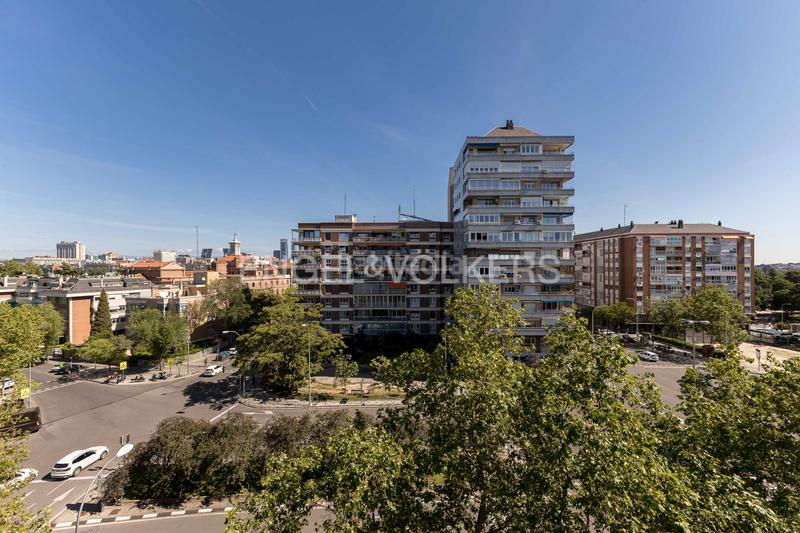 Foto 33ed8e47-e12a-423e-8d06-5bac084f522d. Apartamento agradable y luminoso piso junto al parque de berlín en Madrid