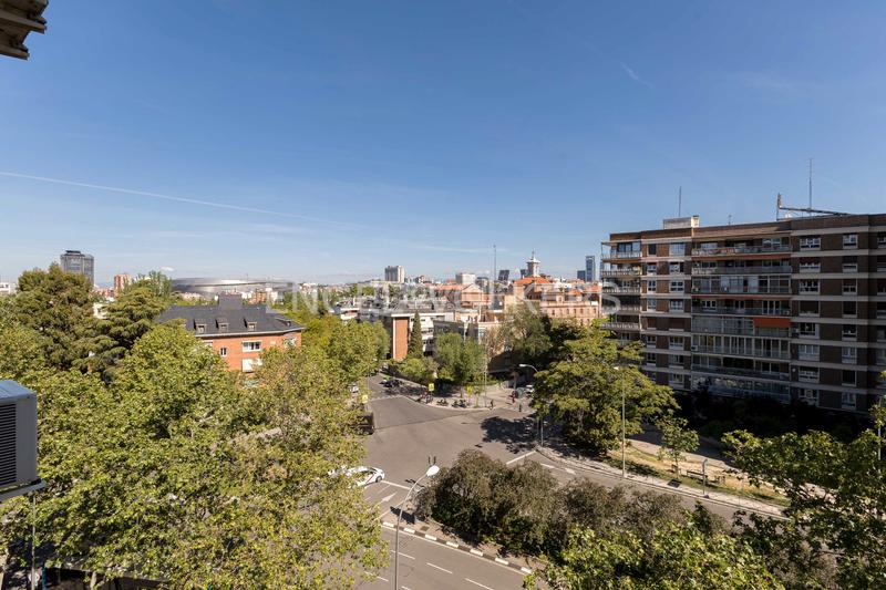 Foto 4608d695-1128-4320-ac26-63dd540603fa. Apartamento agradable y luminoso piso junto al parque de berlín en Madrid