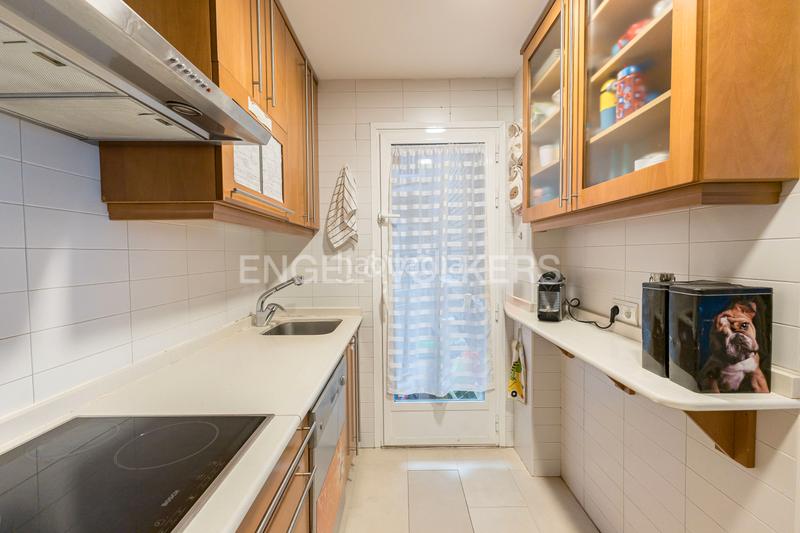 Foto 5b48a323-8756-4761-b05e-8149b0156463. Apartamento agradable y luminoso piso junto al parque de berlín en Madrid