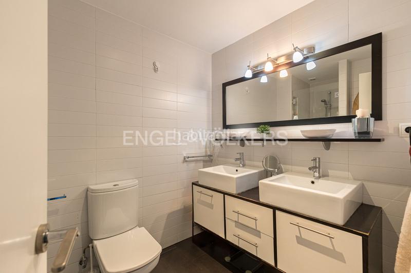 Foto 8696298d-1b04-4676-bdde-a8b180bc8b78. Apartamento agradable y luminoso piso junto al parque de berlín en Madrid