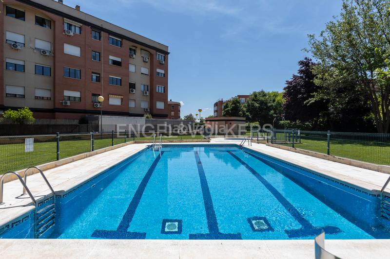 Foto fd5cd2cc-c48b-4931-975e-592b533c125c. Appartement avec chauffage parking piscine dans Parque Cataluña Torrejón de Ardoz