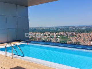 Lloguer Apartament a Valdeacederas. Espectaular piso amueblado  en el skyline  con piscina