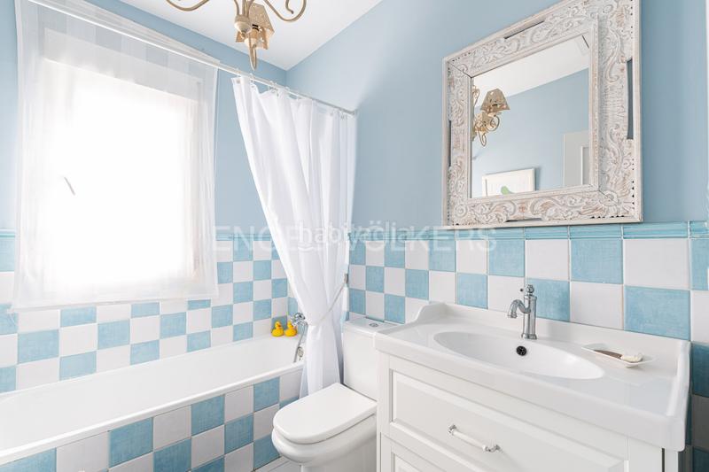 Foto 4c74cafd-3d84-4e0a-ac5a-10dcdd0f3fd2. Casa magnifico chalet con estilo en Mojadillas-Parque de las Infantas-El Paraiso Valdemorillo