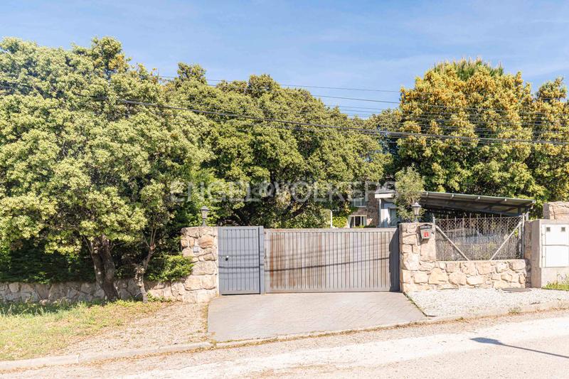 Foto 83e84870-f715-4d52-964d-a866c56cd86d. Casa magnifico chalet con estilo en Mojadillas-Parque de las Infantas-El Paraiso Valdemorillo