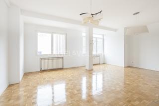 Alquiler Apartamento  Avenida de felipe ii. Cómodo piso en goya con 4 dormitorios dobles y parking