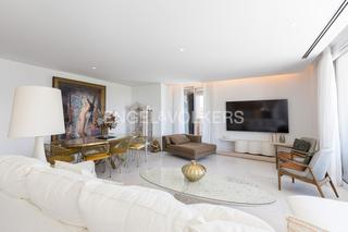 Apartament a Prado de Somosaguas. Extraordinario piso con gran terraza  en la finca