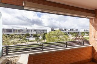 Lloguer Apartament  Calle terral. Luminoso piso con terraza, orientación sur, en urbanización cerr