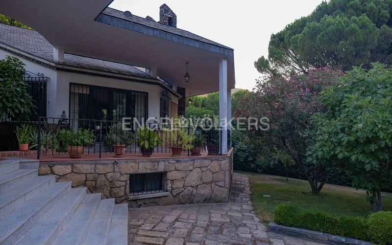 Foto 1fa999a0-fbe8-4904-a890-8a2931b744a9. Casa amb calefacció aparcament piscina a Sotillo de la Adrada
