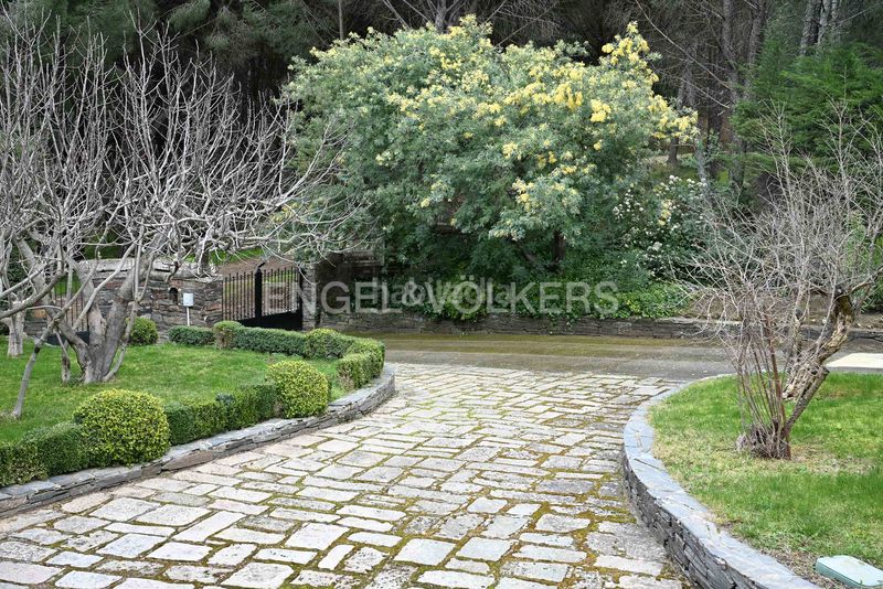 Foto a18029b8-bc4d-4774-bb57-506fe7b6f594. Casa amb calefacció aparcament piscina a Sotillo de la Adrada