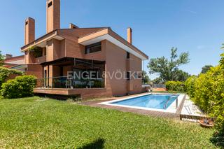 Casa adossada a Monte el Pilar. Fabuloso pareado en la mejor zona de monte pilar