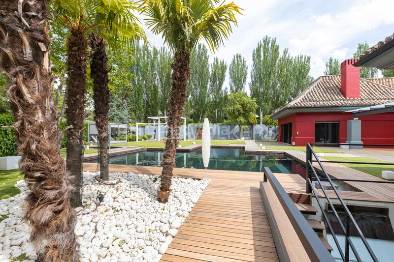 Foto 32a0885d-a852-488c-853d-13283c2d7adb. Casa amb calefacció aparcament piscina a urbanización La Moraleja La Moraleja