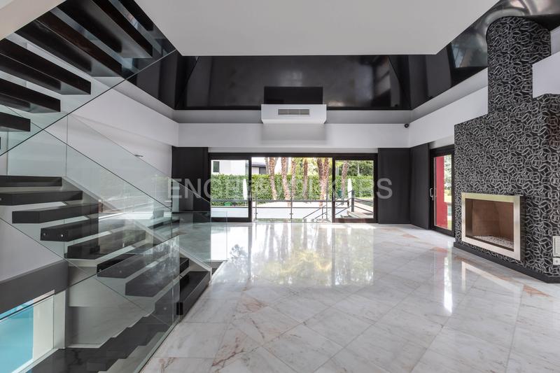 Foto 842c677d-9c5f-4a9b-be58-229b09660563. Casa amb calefacció aparcament piscina a urbanización La Moraleja La Moraleja