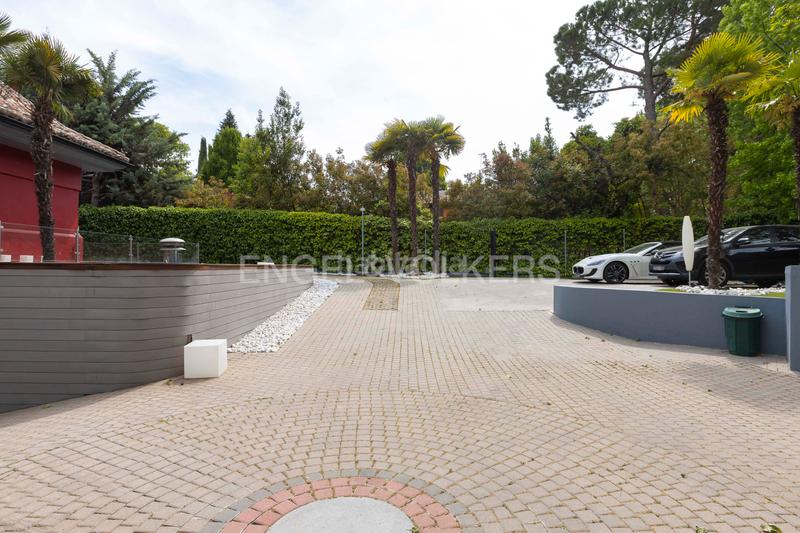 Foto b1374261-851e-44a2-a9e1-c95edf0b539a. Casa amb calefacció aparcament piscina a urbanización La Moraleja La Moraleja