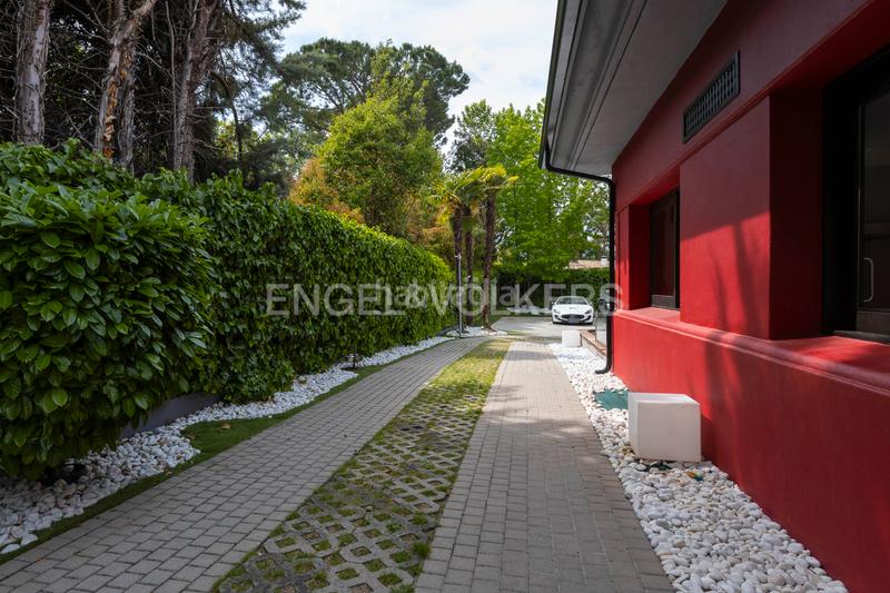 Foto e333c057-8b7f-4b4d-a8f1-22096dcf82c7. Casa amb calefacció aparcament piscina a urbanización La Moraleja La Moraleja