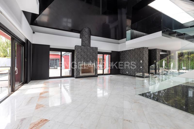 Foto fa53b440-03eb-4800-a7bd-ba35b266a535. Casa amb calefacció aparcament piscina a urbanización La Moraleja La Moraleja