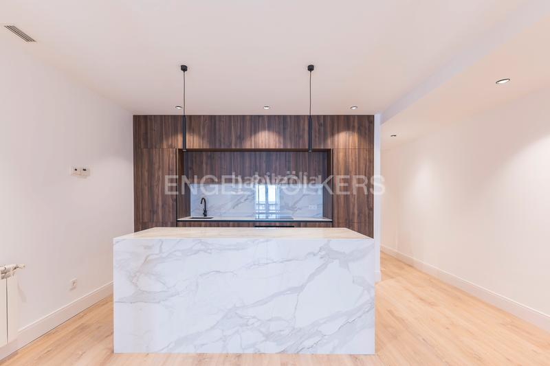 Foto 74da5e2a-d24b-4cf5-a0a0-4bbd459a1edc. Appartement avec chauffage parking dans Cortes-Huertas Madrid