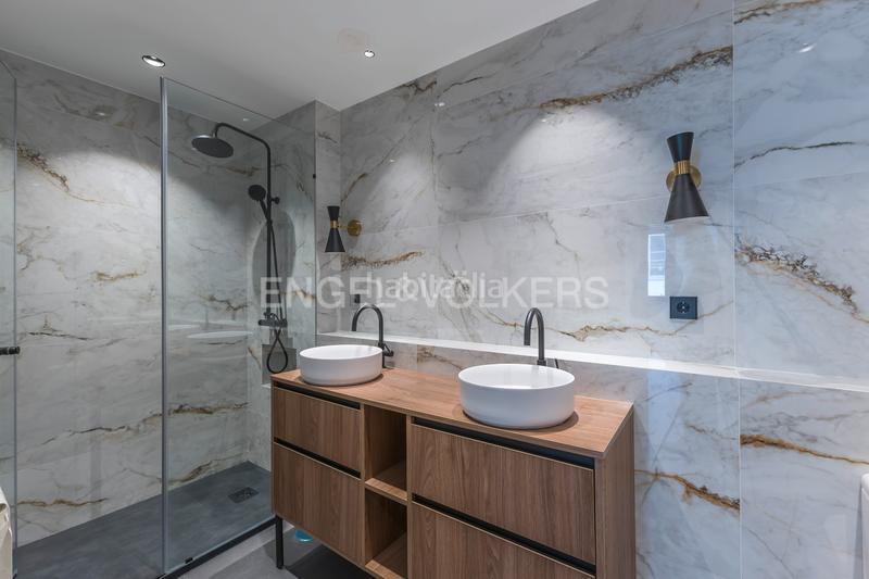 Foto b410f180-4e45-49da-9db3-3414768b9ec6. Appartement avec chauffage parking dans Cortes-Huertas Madrid