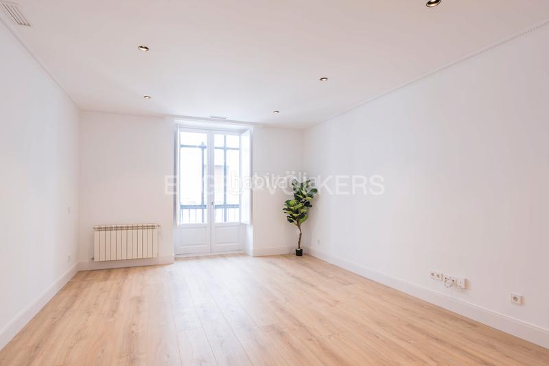 Foto f0e2e26a-bf26-49ae-b9b2-0d4a9cbac6f4. Appartement avec chauffage parking dans Cortes-Huertas Madrid