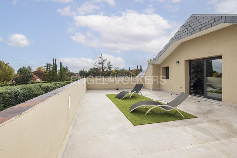 Foto 57d870a6-3114-4a78-b2a1-79528dce23fe. Casa con riscaldamento parcheggio piscina in Ciudalcampo