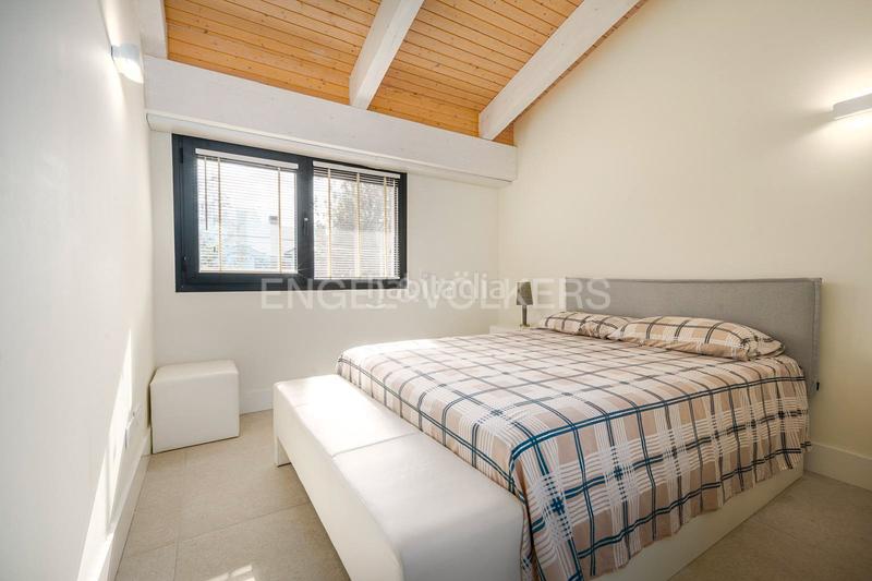 Foto 9f3f452f-db02-4950-97b0-ca6a9ff6ab37. Casa adossada amb calefacció aparcament piscina a Boadilla del Monte