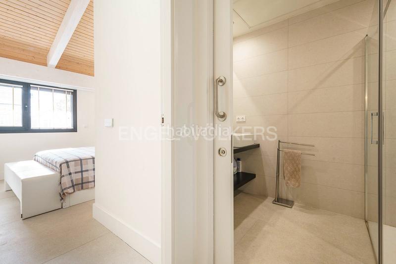 Foto a33a4947-4254-4403-8383-5d29d628cf62. Casa adossada amb calefacció aparcament piscina a Boadilla del Monte
