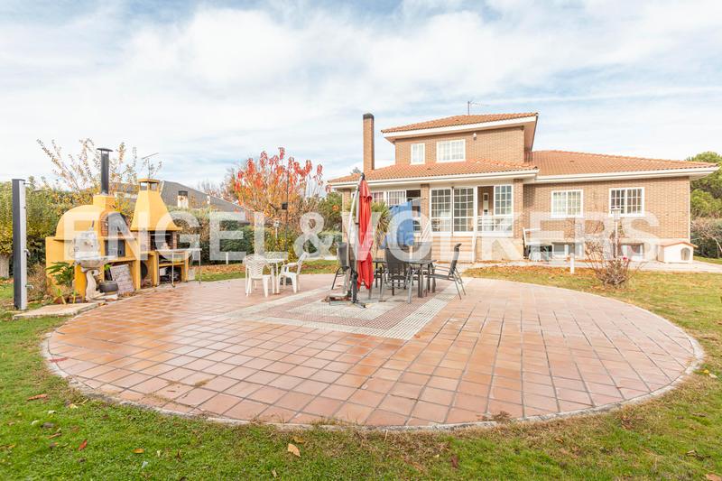 Foto 0afe5760-5e9b-4489-9892-0c06fcfd3106. Casa estupendo chalet unifamiliar en alcorcón en Castillo-Campodón Villaviciosa de Odón