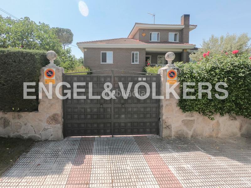 Foto fcc59c97-25f3-4185-a7a5-8c6bad3f009a. Casa estupendo chalet unifamiliar en alcorcón en Castillo-Campodón Villaviciosa de Odón