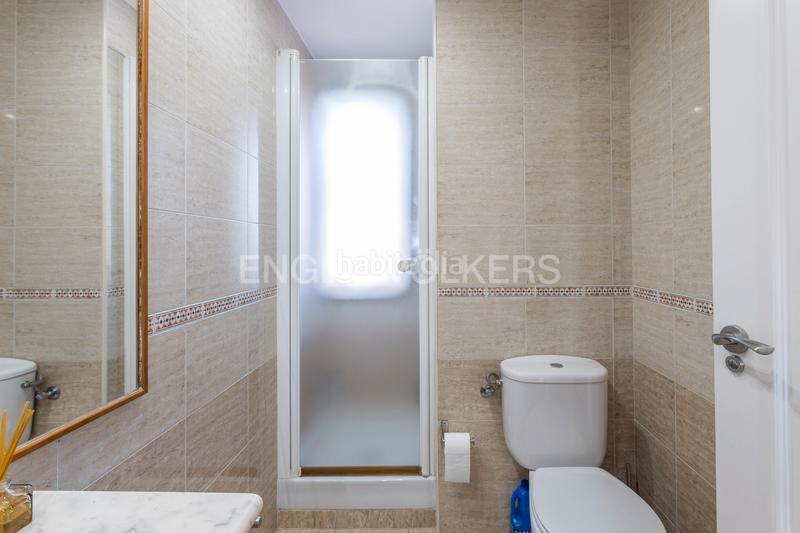 Foto 4391406a-4699-41e2-9027-5e6395efbed2. Àtic amb calefacció aparcament piscina a Adelfas Madrid