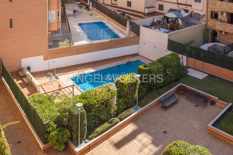 Foto 96821970-0f41-4e09-8535-6c7e4be3ed93. Àtic amb calefacció aparcament piscina a Adelfas Madrid