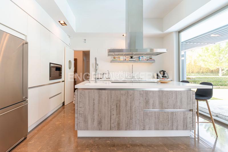 Foto bed1780a-8606-4c45-880d-26afefa3cfbe. Haus mit heizung parking pool in Bonanza Boadilla del Monte