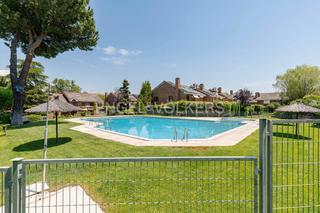 Casa a Carretera del Plantío. Exclusivo chalet adosado levitt.