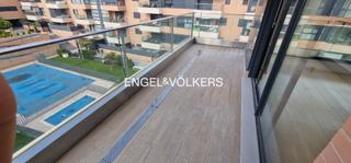 Location Appartement  Calle de luis martínez feduchi. Piso con terraza en el encinar de los reyes