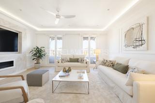 Alquiler Apartamento en Palacio. Piso reformado con vistas privilegiadas en plaza de la marina es
