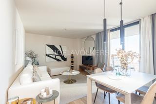 Apartamento en Valdeacederas. Fantástica vivienda en edificio de lujo