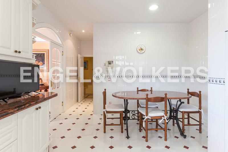 Foto b05d9e68-5a59-4062-8feb-2b57b80ff096. Haus mit heizung parking pool in Fontenebro-Altavista Collado Villalba