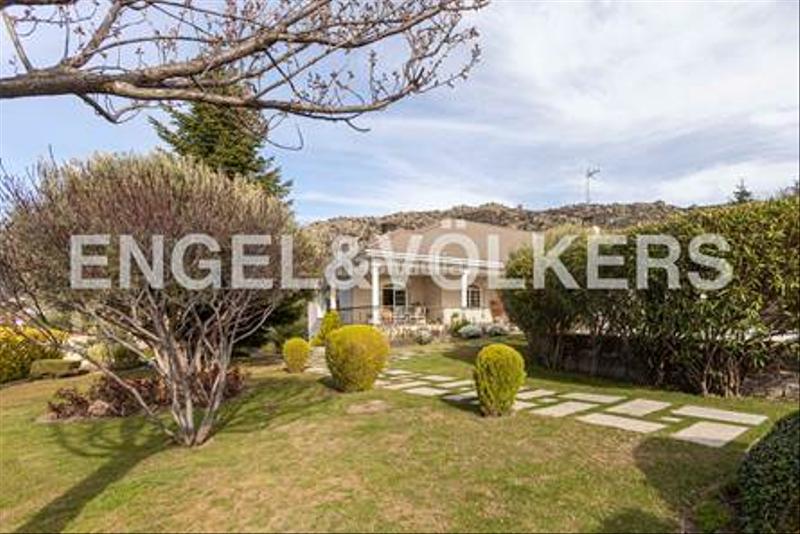 Foto d88d44a9-5f64-45fc-b1db-1fd09cb2091f. Haus mit heizung parking pool in Fontenebro-Altavista Collado Villalba