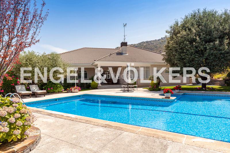 Foto e83fa5d4-4570-44ef-9a63-126e5bc61269. Haus mit heizung parking pool in Fontenebro-Altavista Collado Villalba