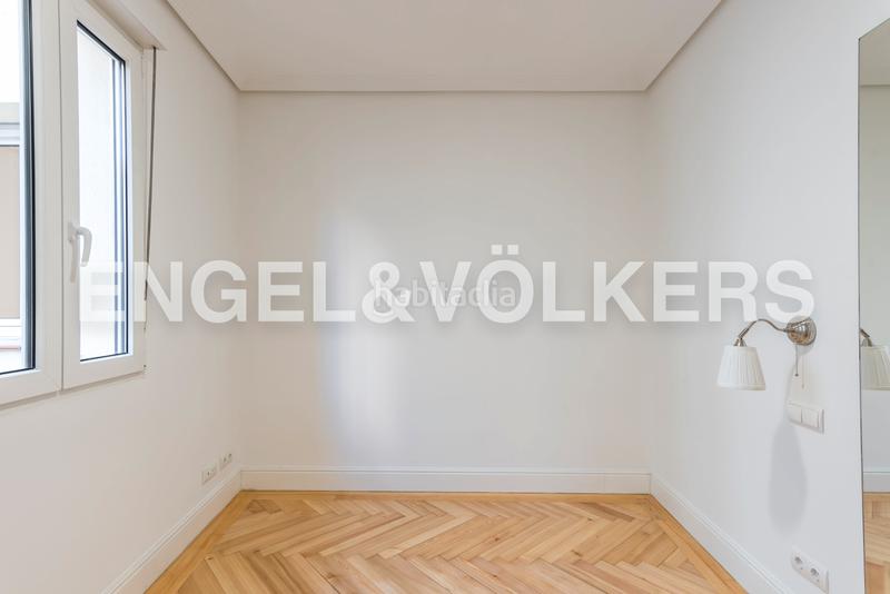 Foto de0cd037-fd6e-4211-94a5-92ef21af486d. Alquiler apartamento piso noble enfrente del parque del retiro en alquiler en Madrid