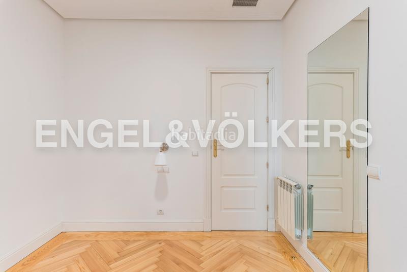 Foto 685a7226-d991-43c1-8ba9-bfe7a34f6c0b. Miete appartement mit heizung in Recoletos Madrid